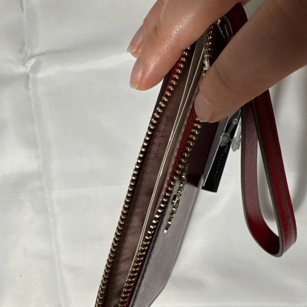 Kate Spade Lucy Medium L-Zip‎ Saffiano Leather Wristlet Red Jam KN215